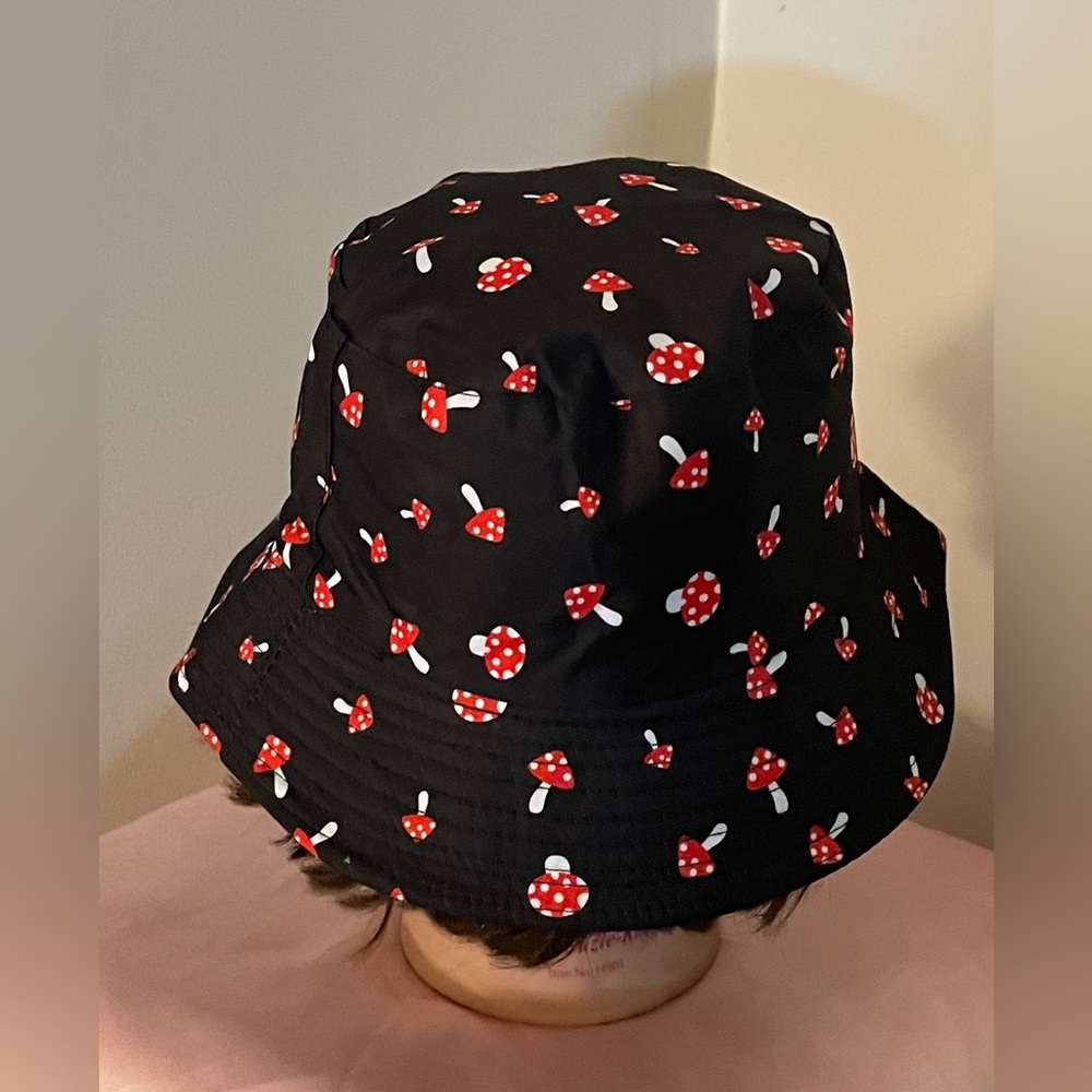 Retro Mushroom 🍄 Print bucket hat - Picture 4 of 7